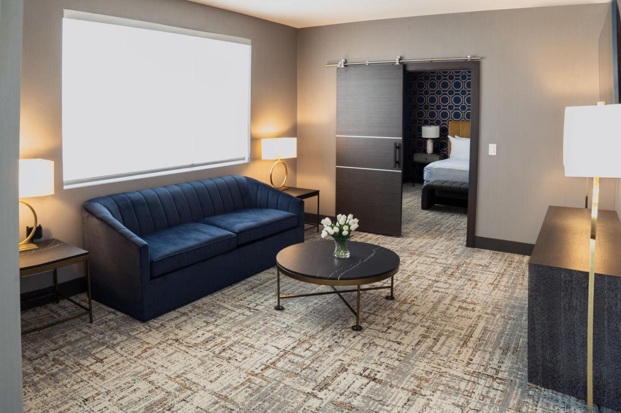 Springhill Suites By Marriott Chicago Chinatown Екстериор снимка